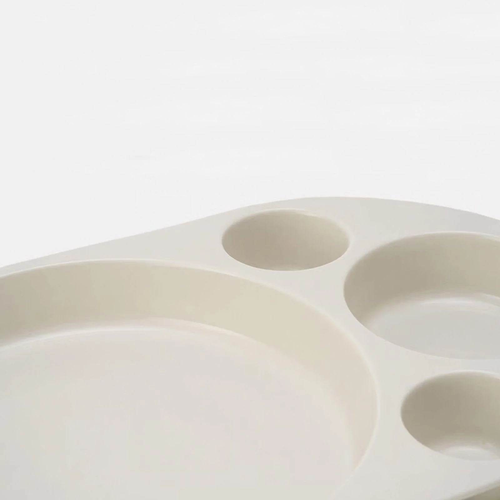 Assiette curry trieur blanche par Yota Kakuda ⋅ Nakazen - Image 4