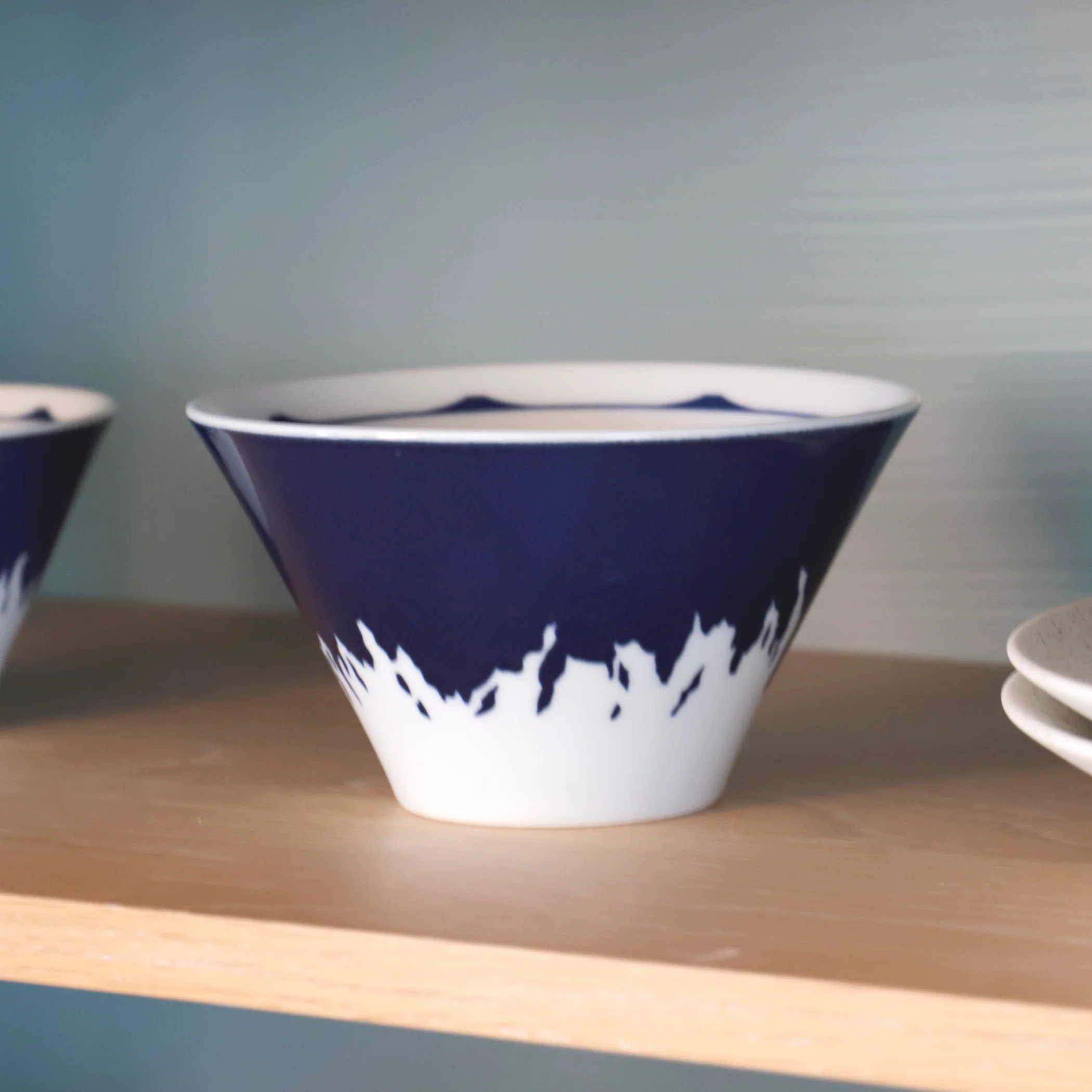 Grand bol à donburi Mt Fuji marine ⋅ BEAMS JAPAN - Image 2