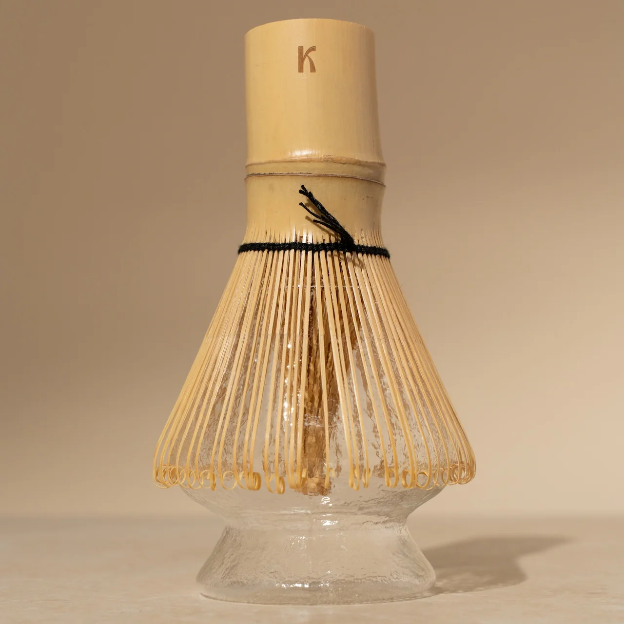 Support pour fouet à matcha chasen-naoshi en verre ⋅ KURA-GE - Image 5
