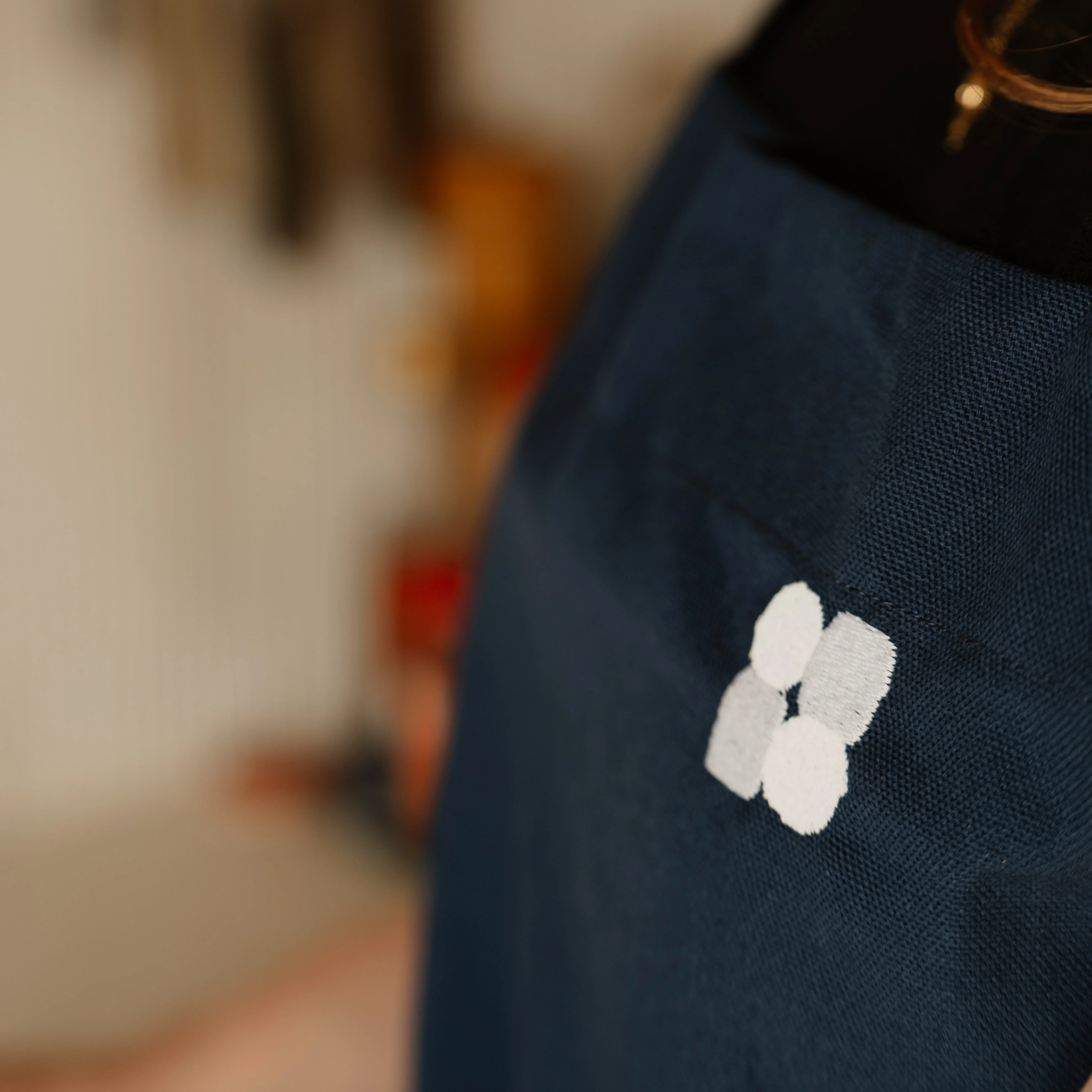 Tablier de cuisine bleu iRASSHAi ⋅ iRASSHAi - Image 3